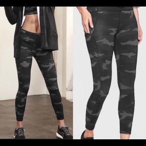 Athleta black camo contender leggings
